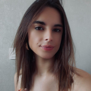 Estelle B.