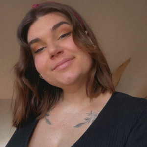 Charlotte V.