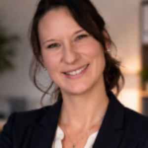 Alyssa V. (Alyssa Vinclé)