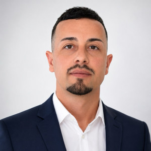 David B. (Conseiller commercial)