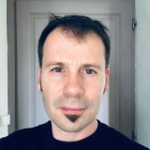 Yann L.