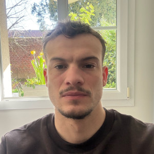 Simon S. (Brico Express)