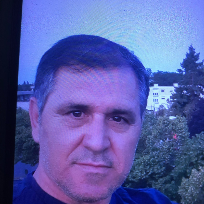 Vangjel Cala Tout type de services. à SaintJeandeBraye (45800