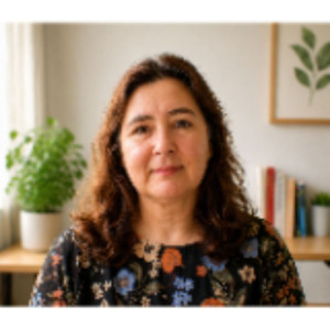 Evelyne P.