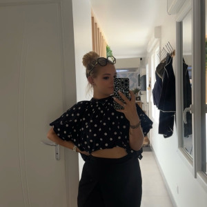 Lindsay V. (Main Dans La Main)