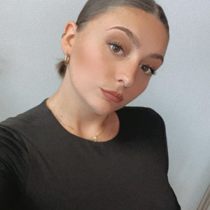 Chloe F.