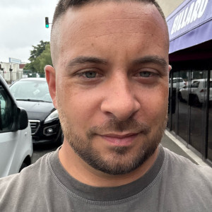 Florian M. (MF pose)