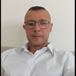 Yannick L.