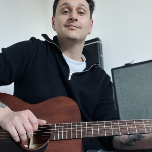 Enzo C.