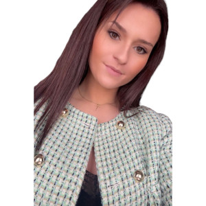 Alyson B. (Alyson Beaufils)