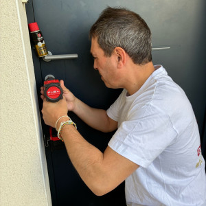 Sebastien J. (SJ SERRURIER DEPANNAGE 5...