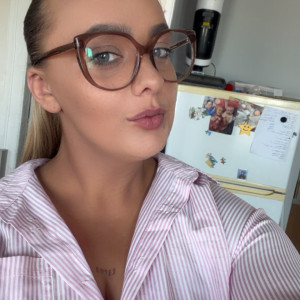 Elina L.