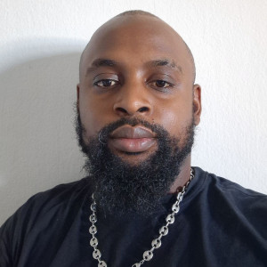 Jonathan K. (Émeraude Services)