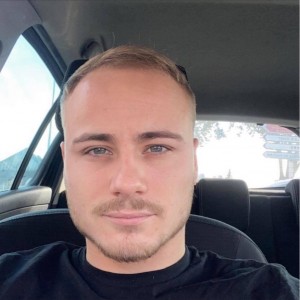 Gregory (Gregory Barbier)