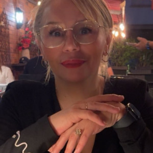 Sarah F. (scintiaclean)