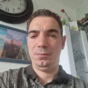 Jonathan V. (Jonathan aide son prochai...