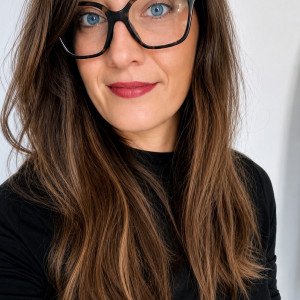 Kelly T.