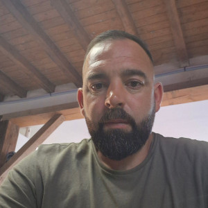 Christopher B. (Benoteau Christopher)