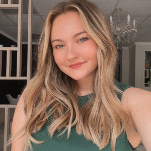 Coralie F. (Painting Hair)