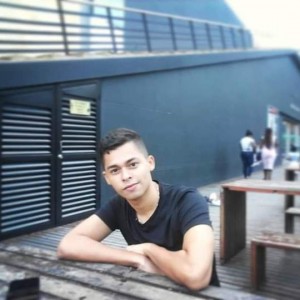Leonel B.