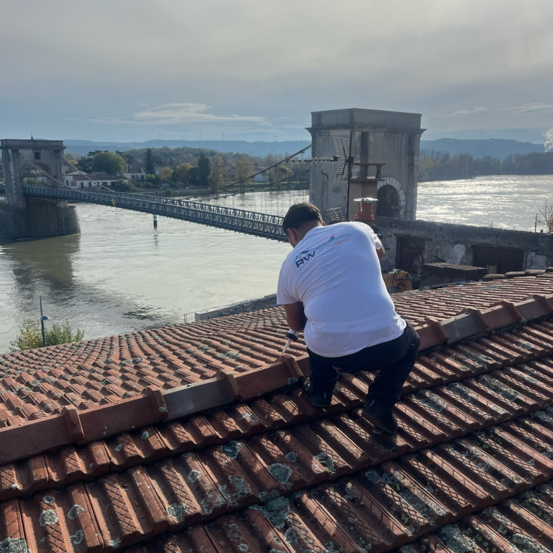 Warren Rivière (Marc Pro Toiture) - Artisan à Sablons (38550) - AlloVoisins