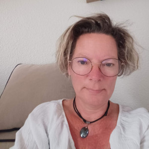 Valérie J. (Julien)