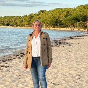 Corinne C. (Clean & chic)