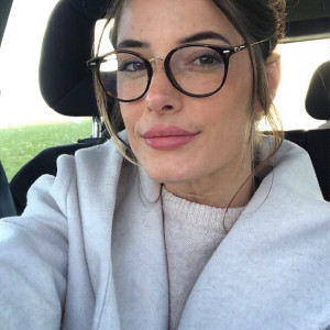 Julie M. (JULIE MOREIRA)