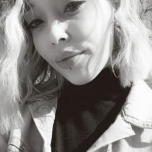 Chloe B.