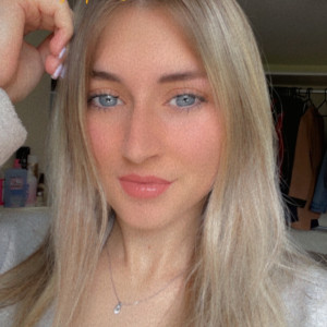 Angélique V.