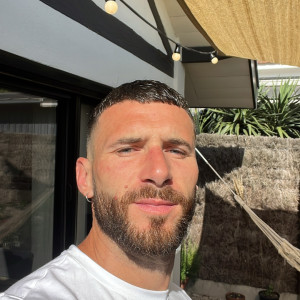 Tom L. (Tom Services)