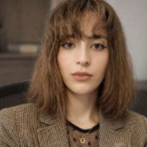 Lisa T. (THALES SOLUTIONS)