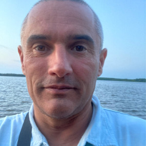 Yann L.