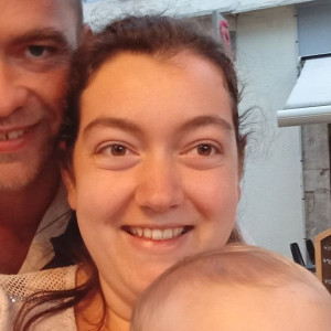 Mareva B. (Sur le bout des pattes)