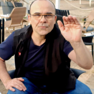 Manu M. (Besoin D'un Coup De Main ?)
