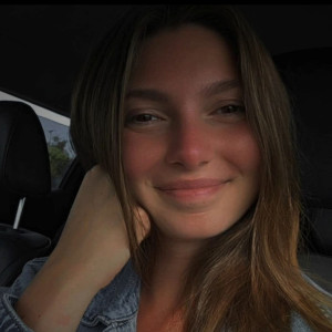 Chloé D.