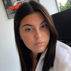 Elisa D.