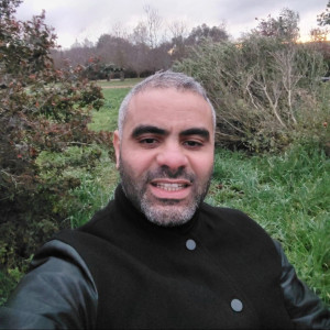 Chakib L.