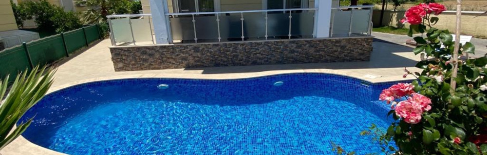 Aqui Construction 33