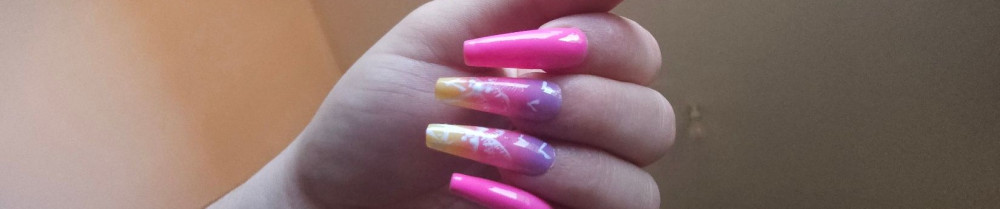 Emeline P. (la pointe de l'ongle)