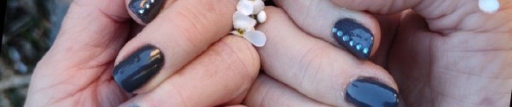 Caroline D. (KarOnails)