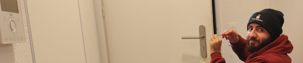 Elie C. (elie ceriani)