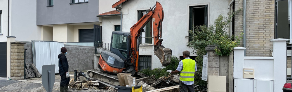 1 CONSTRUCTION