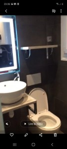 Photo de galerie - Salle de bain , toilette suspendu, douche italienne. Travail soigné 