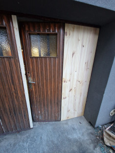 Photo de galerie - Restauration et réparation d'une porte de garage 