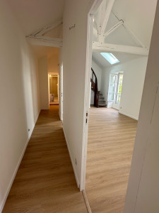 Photo de galerie - Poser parquet, peinture