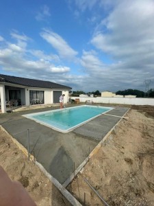 Photo de galerie - Réalisations piscine et terrasse beton