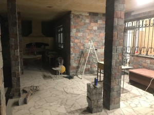 Photo de galerie - Pose de pierre décoratif sur les murs 