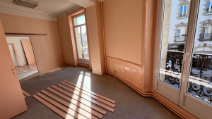 Photo de galerie - Peinture sur boiserie et plinthes