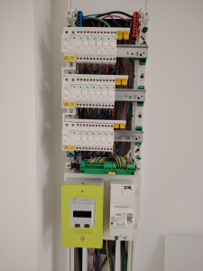 Photo de galerie - Installation rénovation tableau électrique avec les normes électriques 